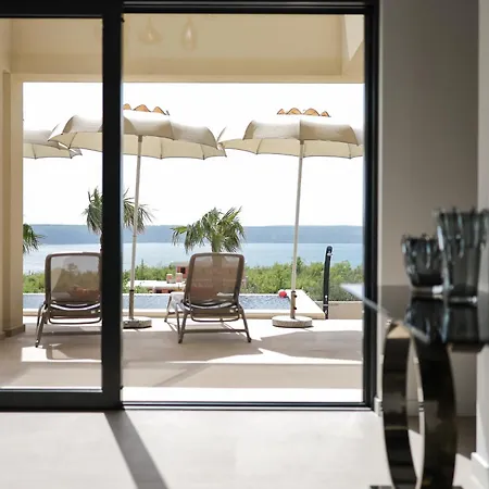 Villa Luxury Nuova With Heated Pool