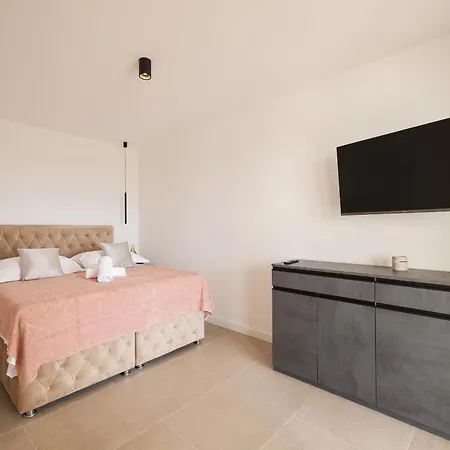 Luxury Nuova With Heated Pool Maslenica