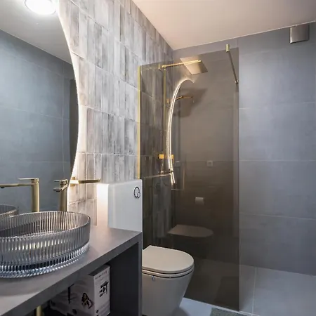 Luxury Nuova With Heated Pool Villa