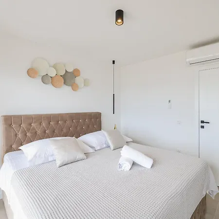 Villa Luxury Nuova With Heated Pool *