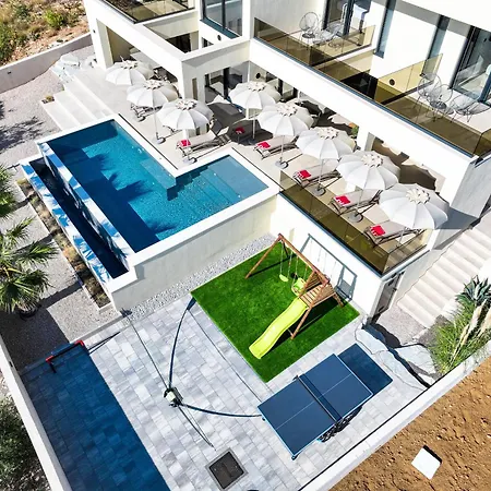 Luxury Nuova With Heated Pool