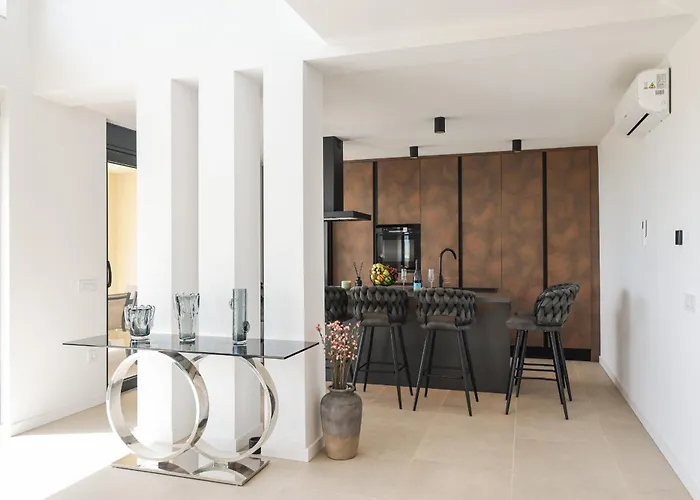 Luxury Nuova With Heated Pool
