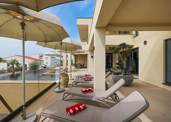 Villa Luxury Nuova With Heated Pool