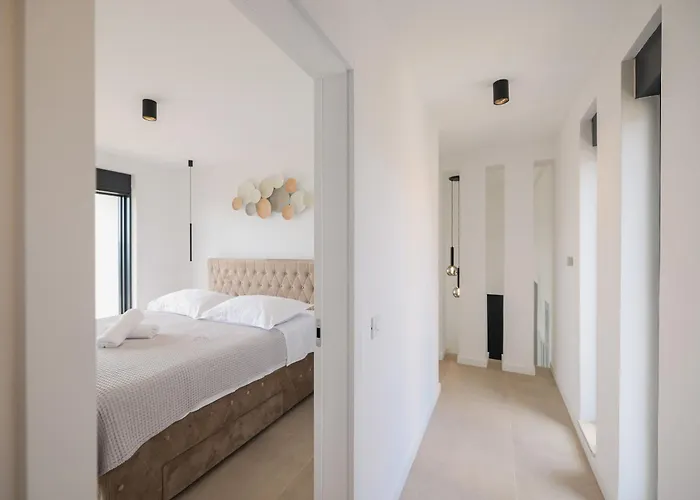 Luxury Nuova With Heated Pool