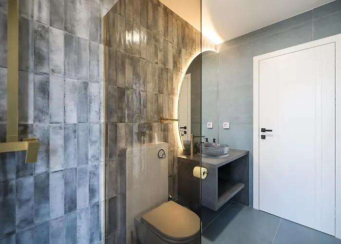Luxury Nuova With Heated Pool Villa