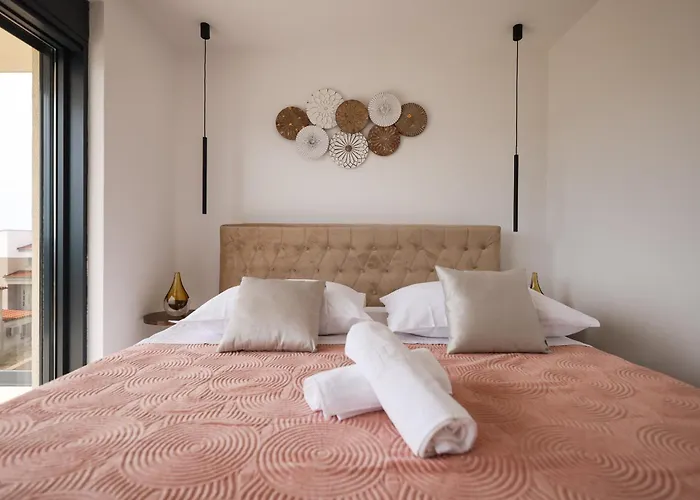 Luxury Nuova With Heated Pool Villa
