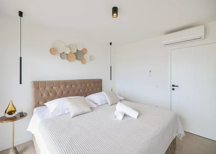 Villa Luxury Nuova With Heated Pool *