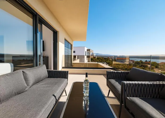 Villa Luxury Nuova With Heated Pool