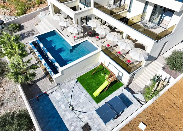 Luxury Nuova With Heated Pool