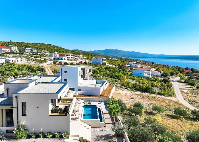 Luxury Nuova With Heated Pool Villa Maslenica