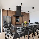ヴィラ Luxury Nuova With Heated Pool マスレニツァ