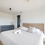 Luxury Nuova With Heated Pool ヴィラ