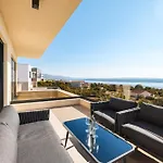ヴィラ Luxury Nuova With Heated Pool *