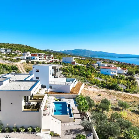 Luxury Nuova With Heated Pool Villa Maslenica