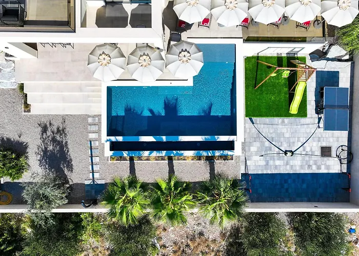 Вилла Luxury Nuova With Heated Pool